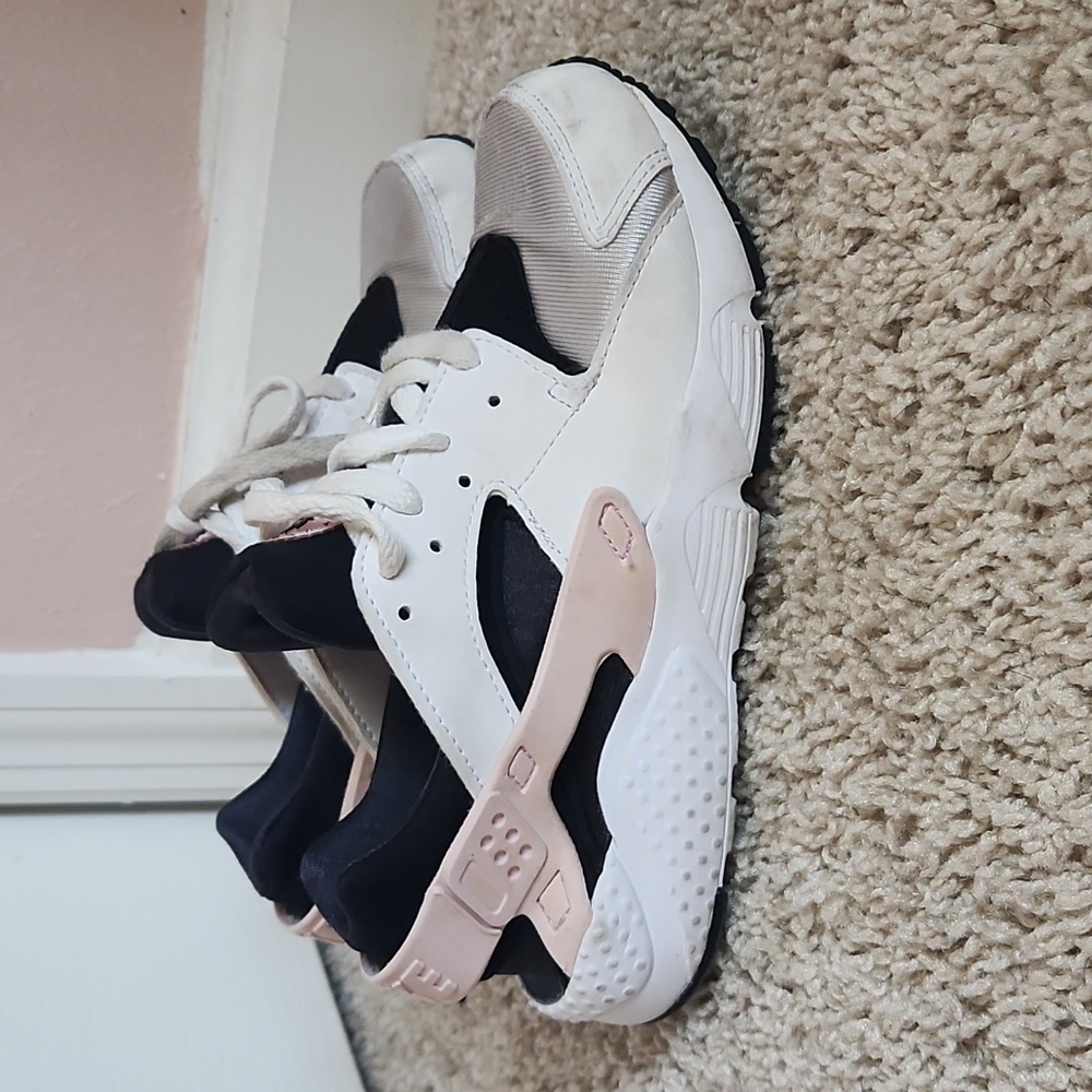 Nike youth Huaraches